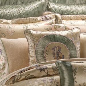 Croscill Iris Complete Bedding Queen